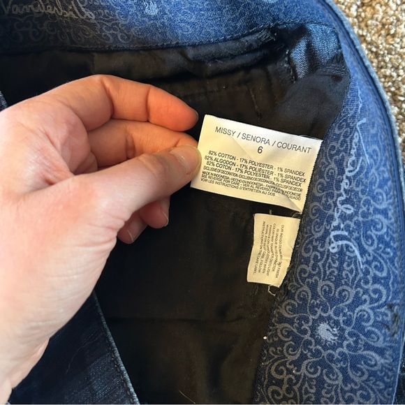 [Gloria Vanderbilt] Blue Jean Shorts with Rolled Hems - Picture 7 of 8